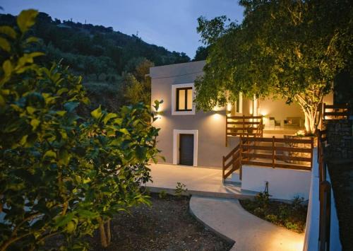 Kamari House | River House