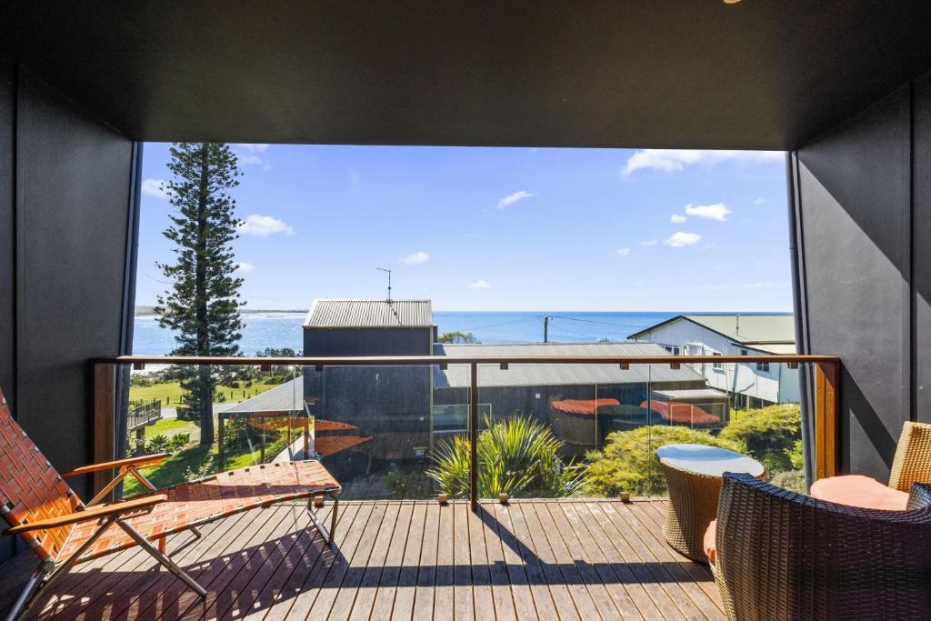 Woolgoolga House | Rock Ledge