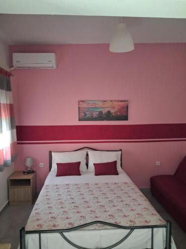 Nea Moudania Apartment | Roses Studios