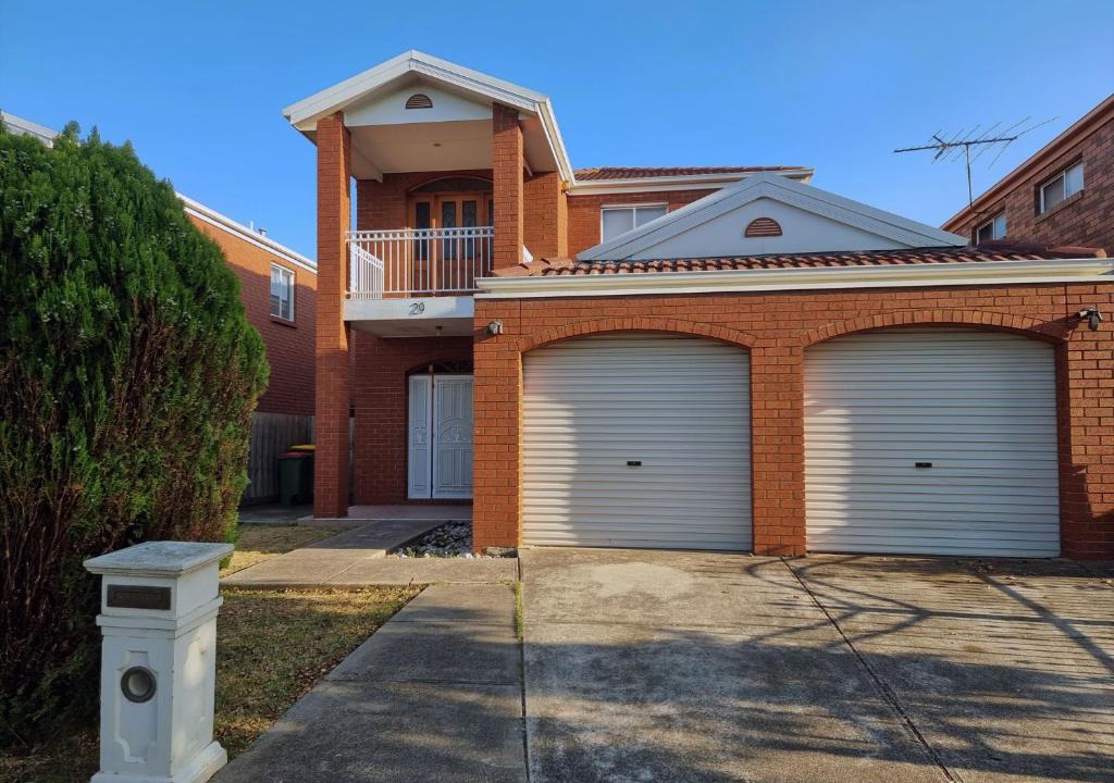 Maribyrnong House | Rosie House-Spacious comfortable Home