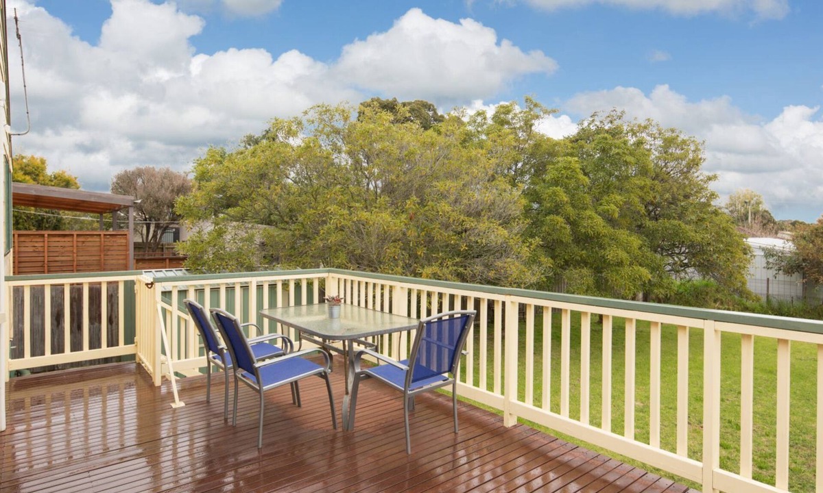 Cowes House | Roydon Island Retreat
