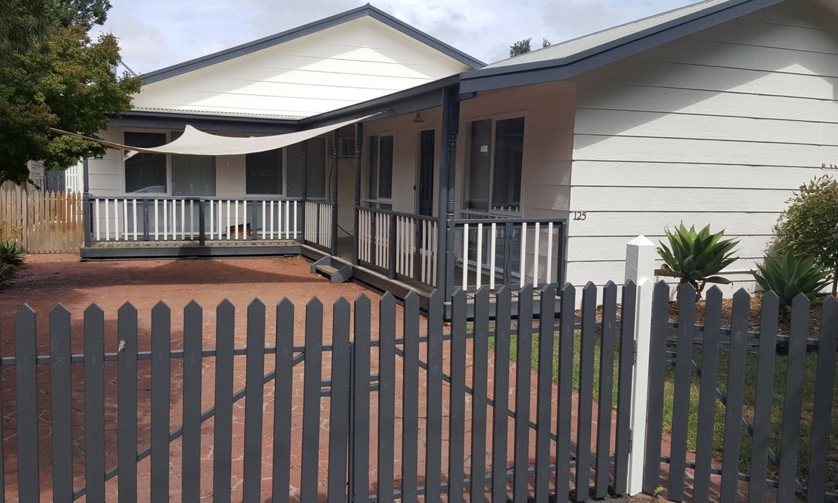 Cowes House | Ryans Resort Island Holiday House