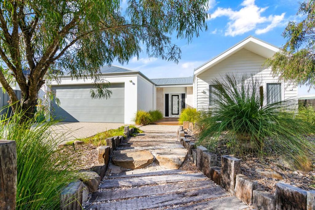Dunsborough House | Ryze N Shine I Private Properties