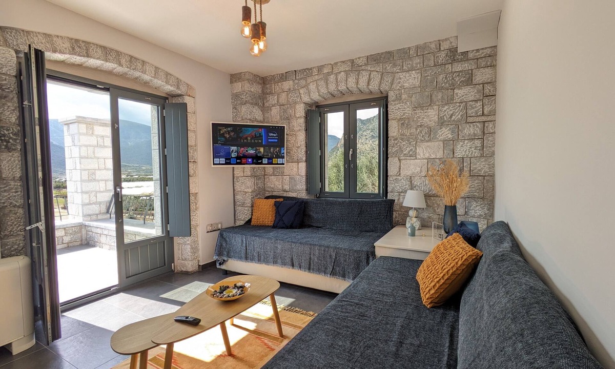 Leonidio Apartment | Sabaton Apartment . A breathtaking gem in the Peloponnese!