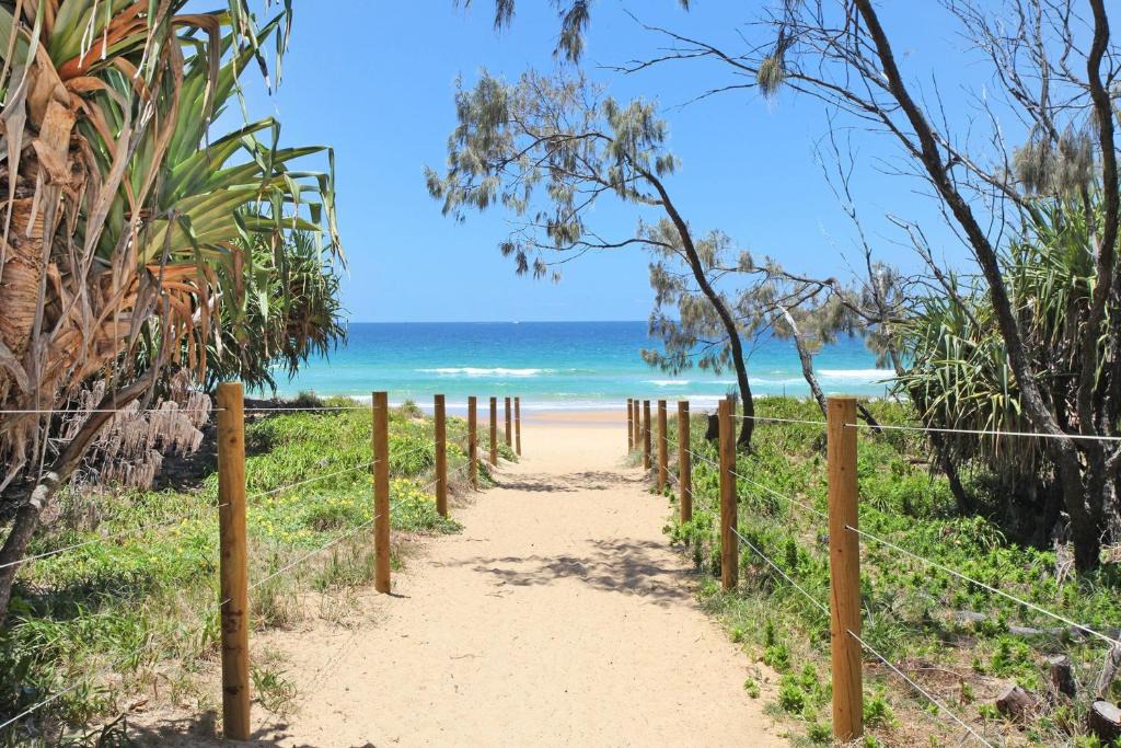 Warana House | Saleng 51 - Three Bedroom Beach Pad - Only 200 metres to Beach Access!