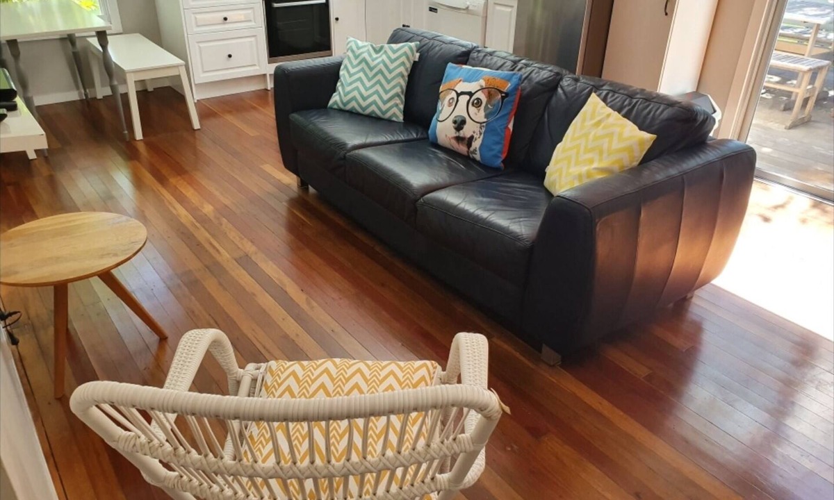 Moreton Bay Region House | Salty Dog Cottage - Pets Welcome - 400m to Kings Beach