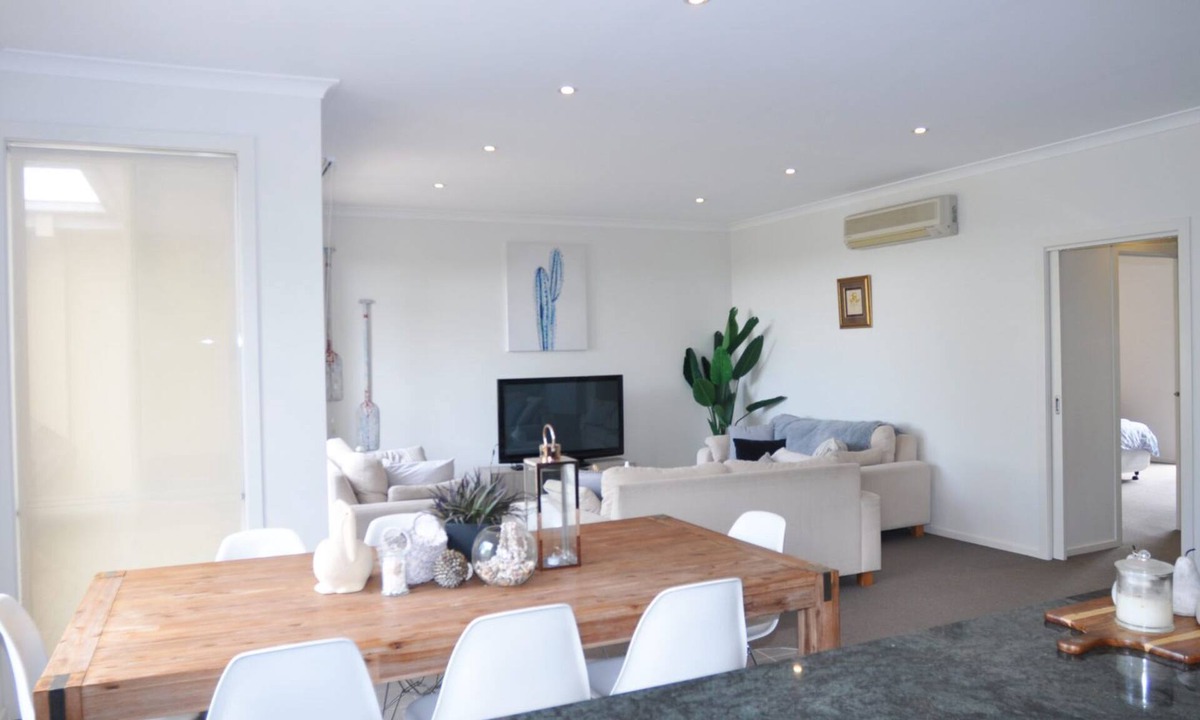 Inverloch House | Sandpiper 3 - Close to Town and Beach