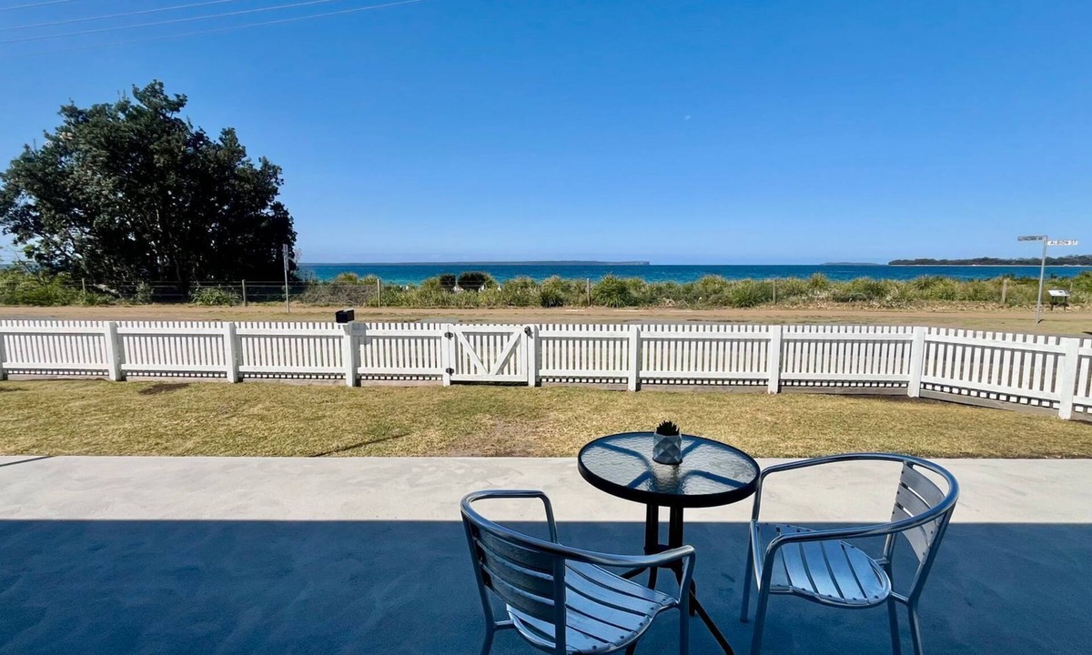Vincentia House | Sandy Shores Vincentia Across the Road from the Beach! The Perfect Escape