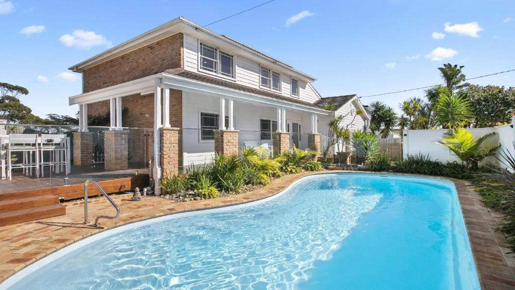 Copacabana House | Sea Crest at Copacabana