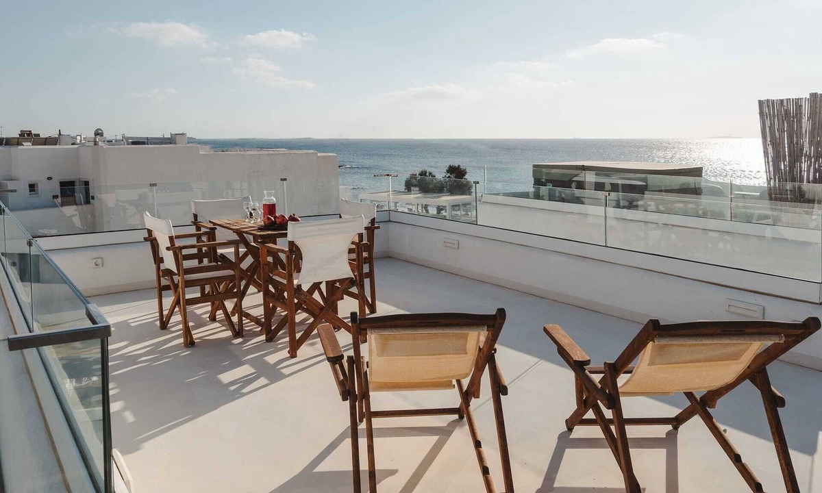 Agios Prokopios Apartment | Sea La Vie Apartment, Steps from the Beach, Agios Prokopios