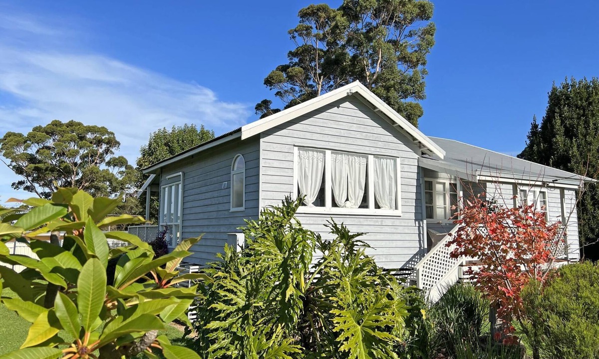 Ocean Beach House | Seachelles: Pet friendly, spa, sauna & beach views