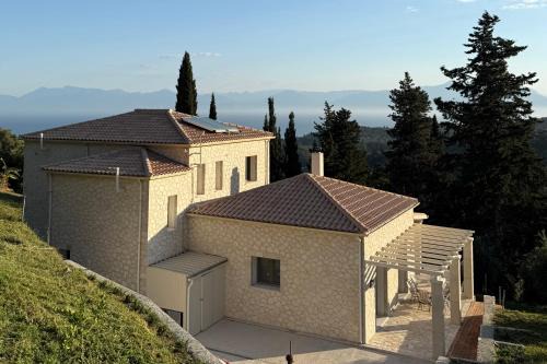 Petaleia Villa | SeaForest Villa, Grand New! 2 km from Beach