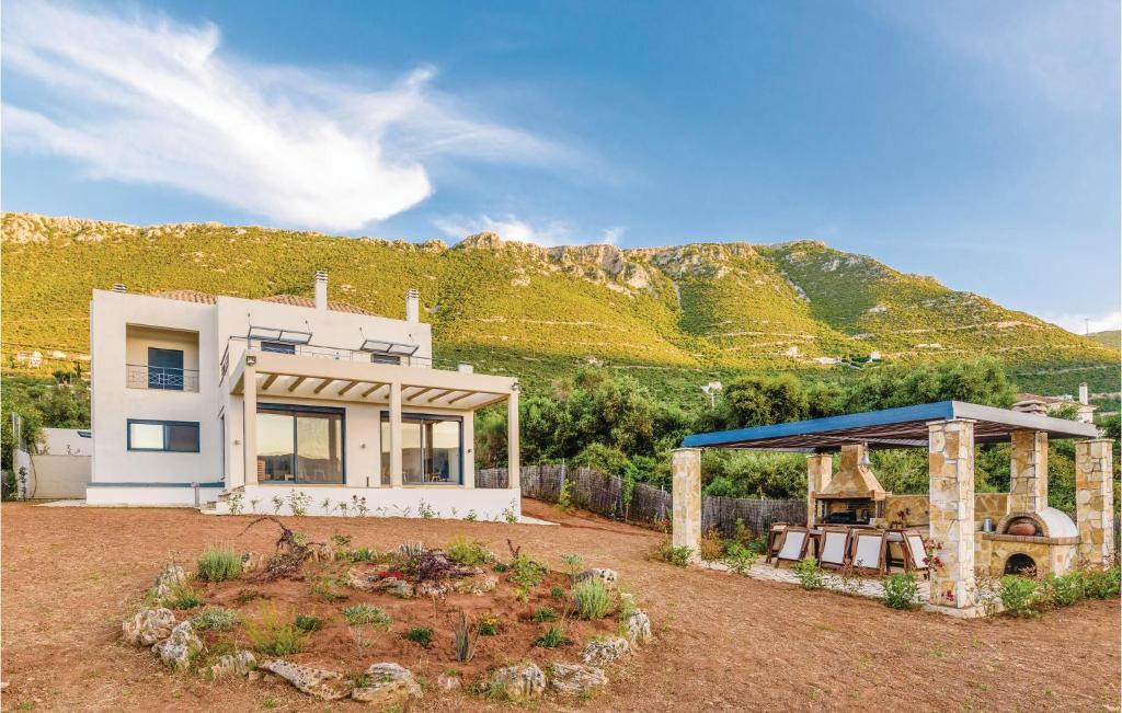 Skroponeria House | Seafront Holiday Villa