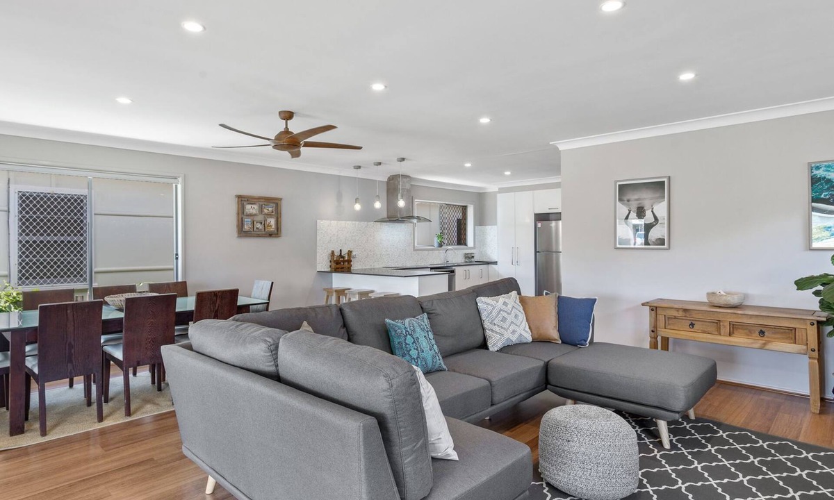 Tugun House | Seas The Day - Beach Holiday just 300 meters to beach and village. Pet friendly