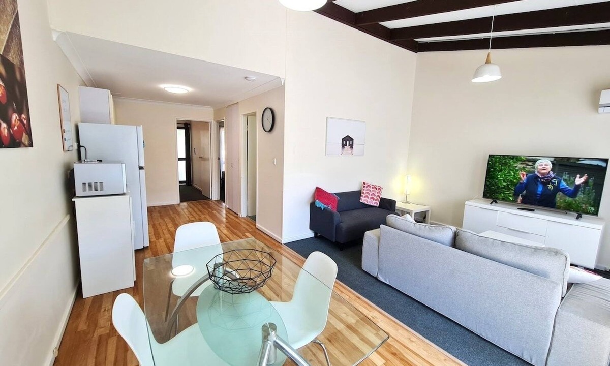 Scarborough Apartment | Seashore Memories - Sleeps 3