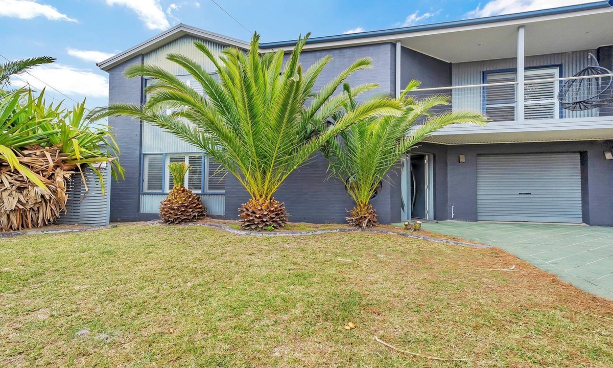 Callala Beach House | Seaside Royale - spacious, great entertainer