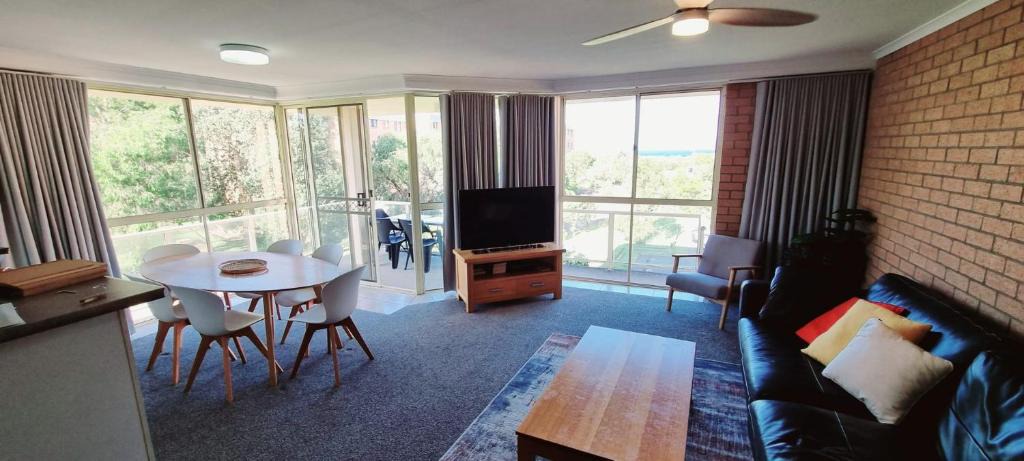 Nelson Bay Apartment | Seaspray Walk to the beach
