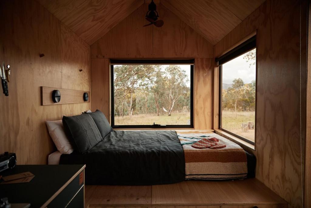 Glen Alice House | Secluded Cabin Stay - Pet Friendly & Off-Grid - Nev