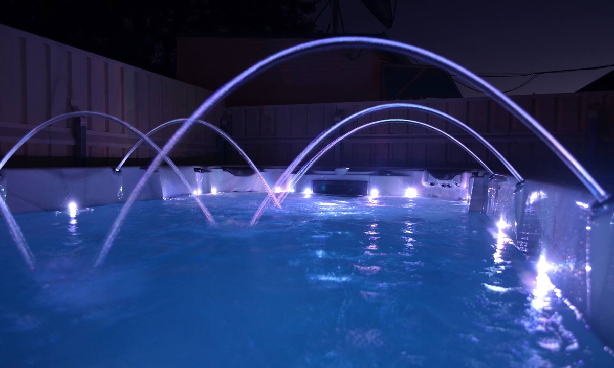 Semaphore House | Semaphore Sea Breeze-Family Beach/Pool Holiday. 450m to Beach. 20 min to airport