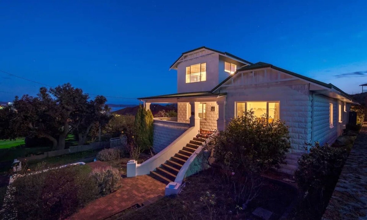 Albany Apartment | Serpentine Rose - City center luxury