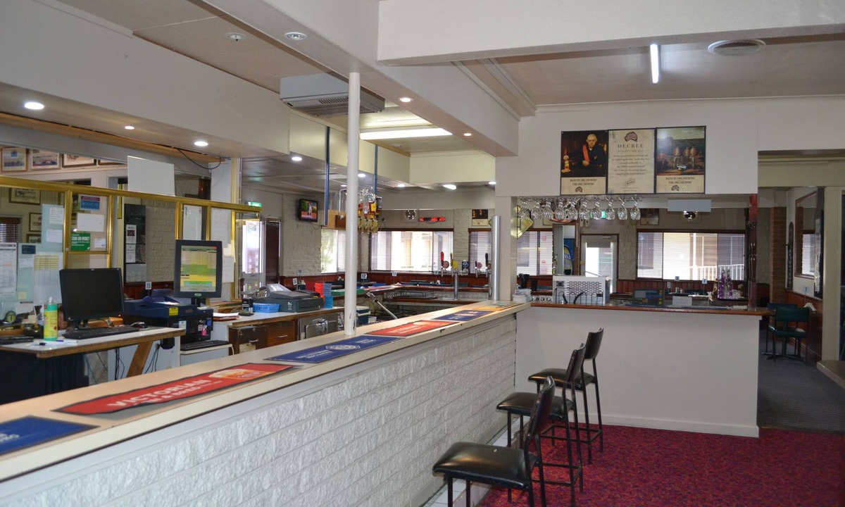 Balranald Hotel | Shamrock Hotel Motel Balranald