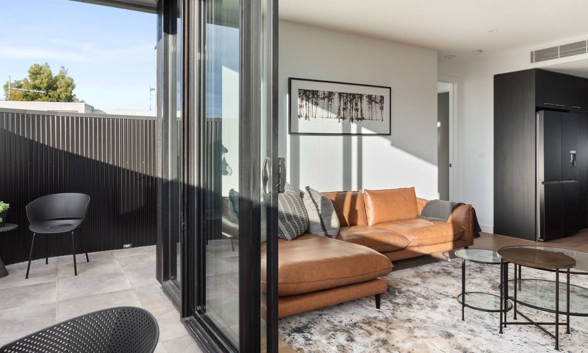 Rosanna House | Sierra Rose - The contemporary townhouse situated to the rear of a boutique complex of three.
