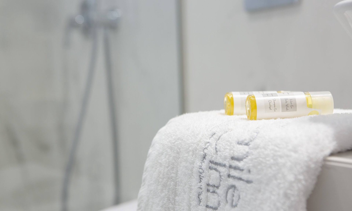 Nidri Hotel | Smile Inn Luxury Accommodation In the center of Nidri, next to the sea