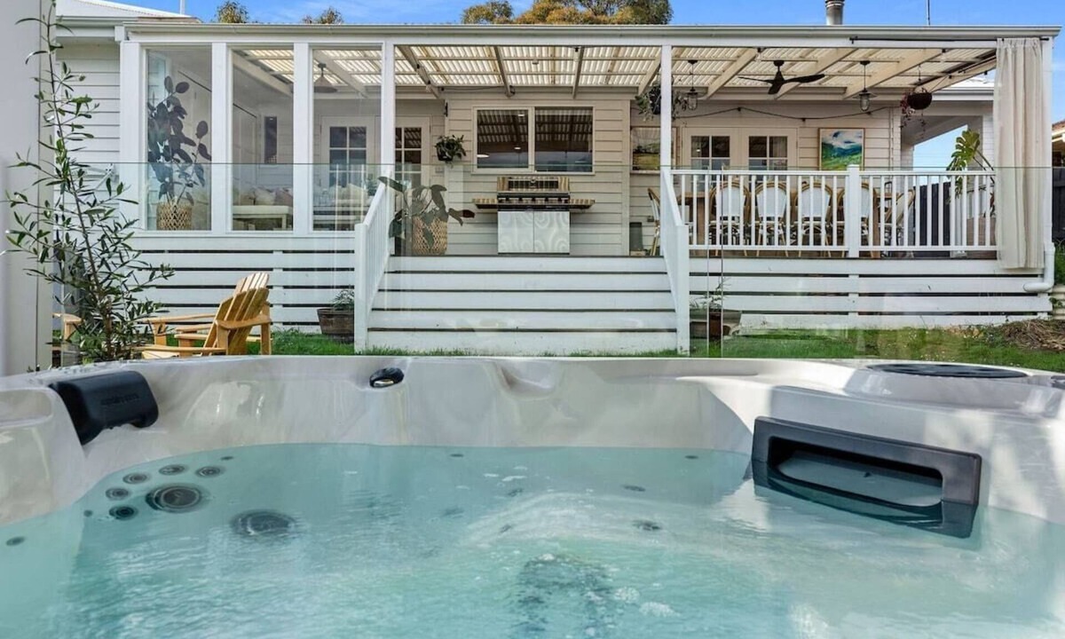 Yarra Glen House | Sol Yarra Valley Barrel Sauna & Spa - Urban List
