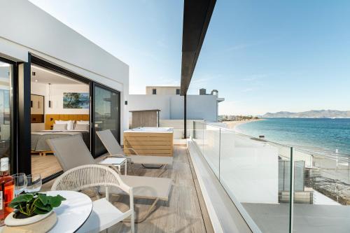 Kos Town Apartment | SoleLuna 2-On the Beach-Hot Tub-Smart Home