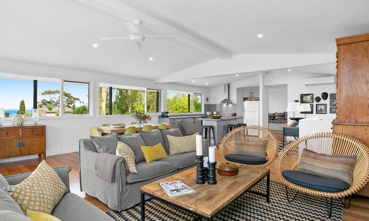 Somers House | Somers Beach House Bay Views