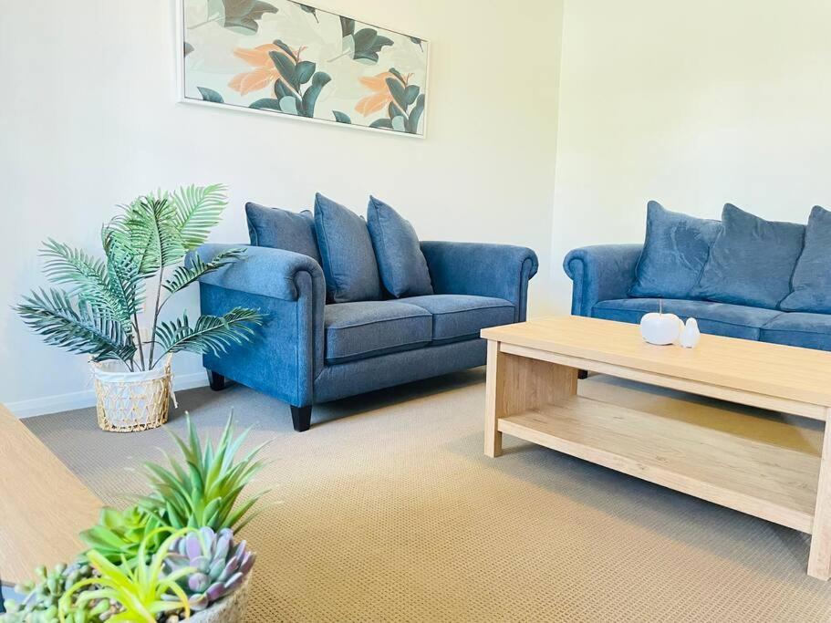 Wagga Wagga Apartment | Sophisticated City Retreat with All the Comforts