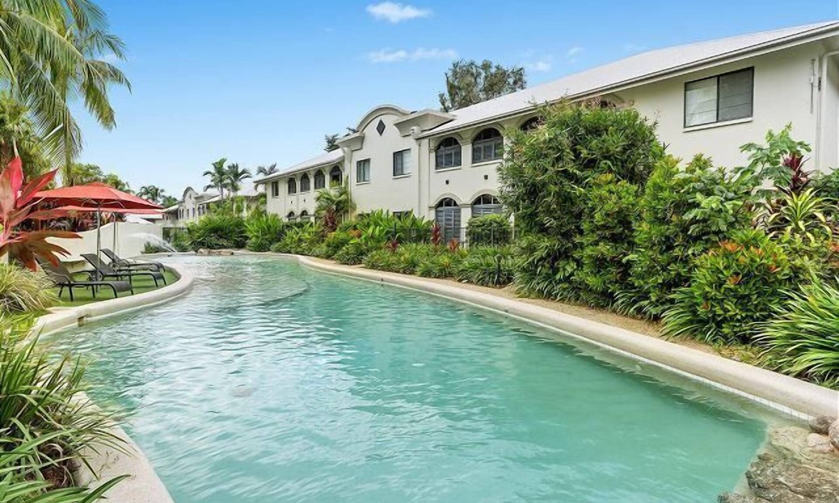 Palm Cove Apartment | Spacious 1 Bedroom Mango Resort Apartment Palm Cove