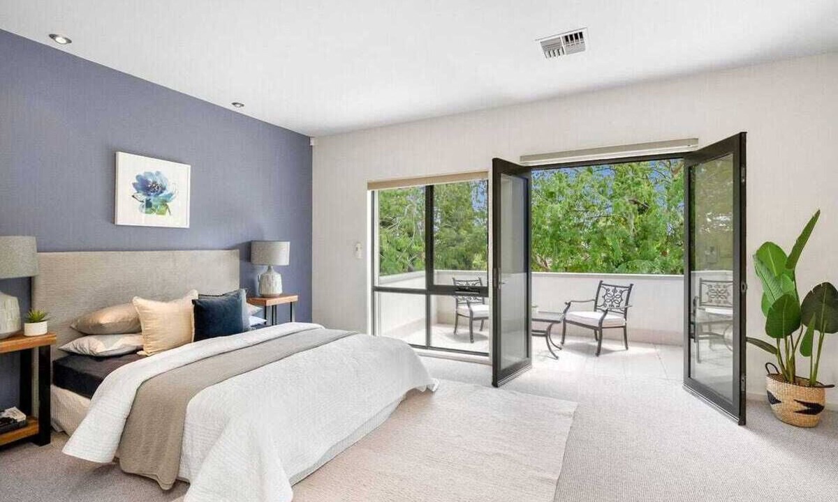 Deakin House | Spacious 4 bedrooms house in Inner South