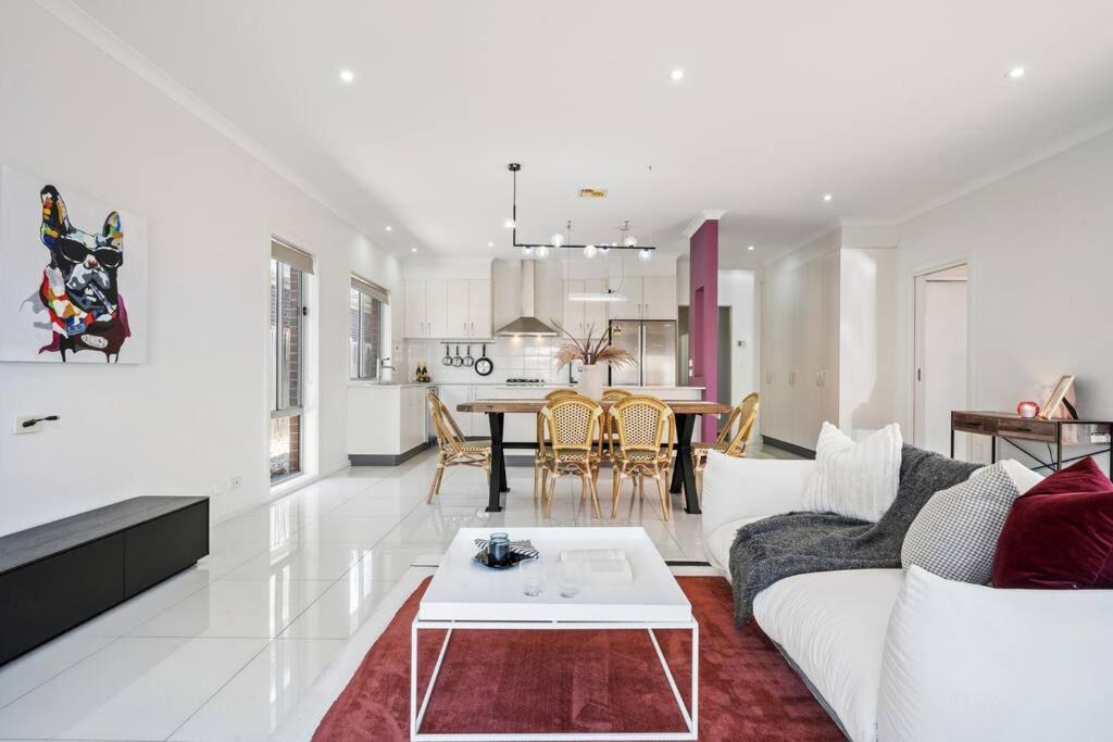 Franklin Villa | Spacious 5 Bedroom Family Retreat in Franklin