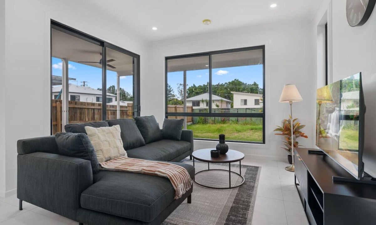 Corinda House | Spacious 5BR Family Home in Leafy Corinda