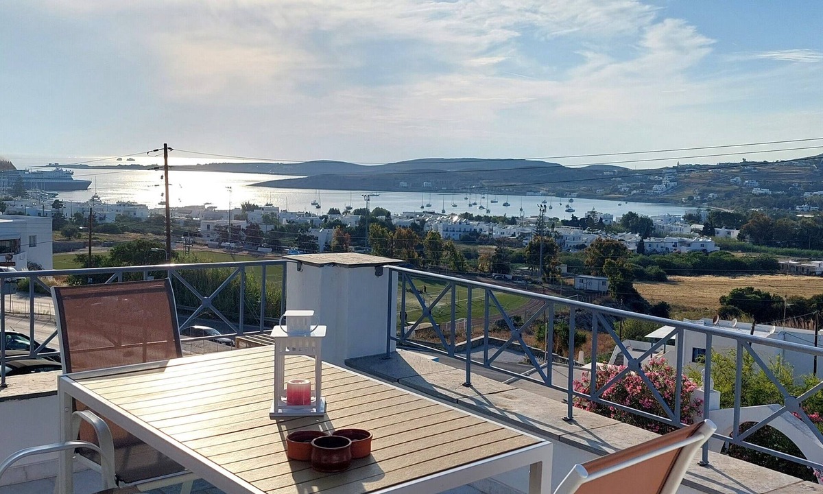 Paros Apartment | Spacious apartment with sea view