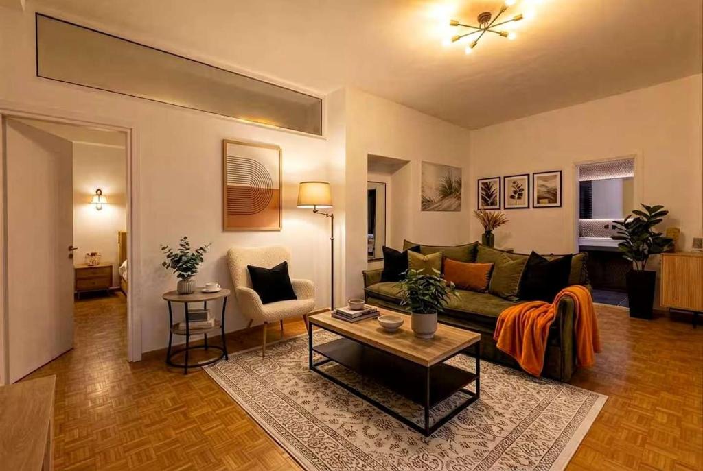 Kolonaki Apartment | Spacious Chic 1BR in Prime Koukaki l Workspace