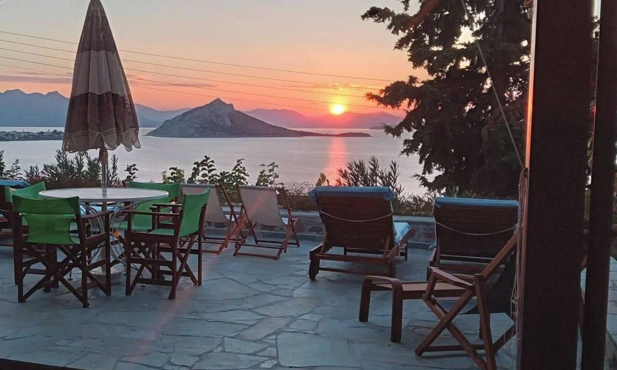 Kontos Cottage | Spacious Sea-View Home with Large Terrace in Quiet Area