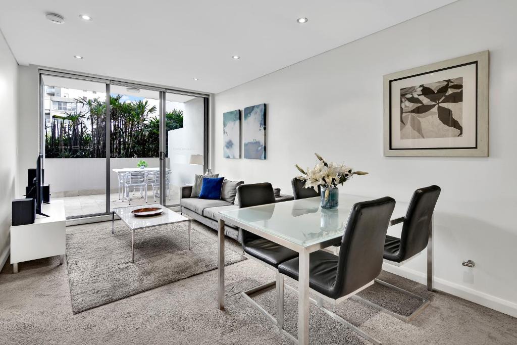 St. Leonards Apartment | Spacious Two bedroom apartment - St Leonards AL25