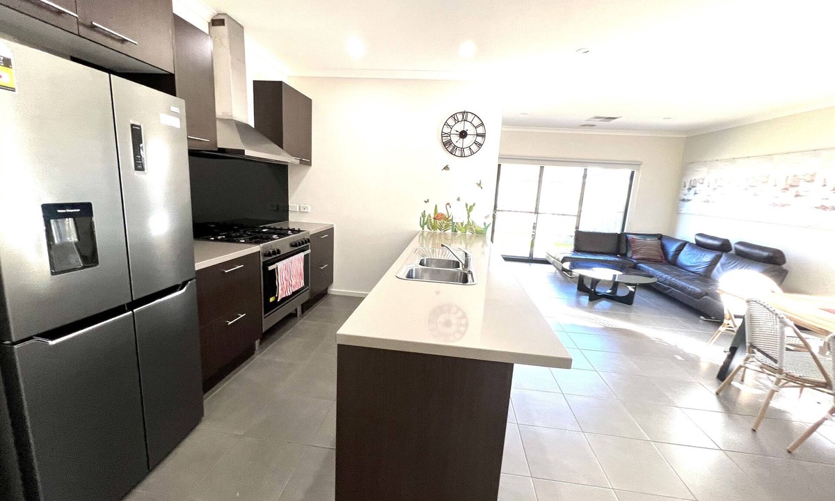 Point Cook House | Specious House in Point Cook