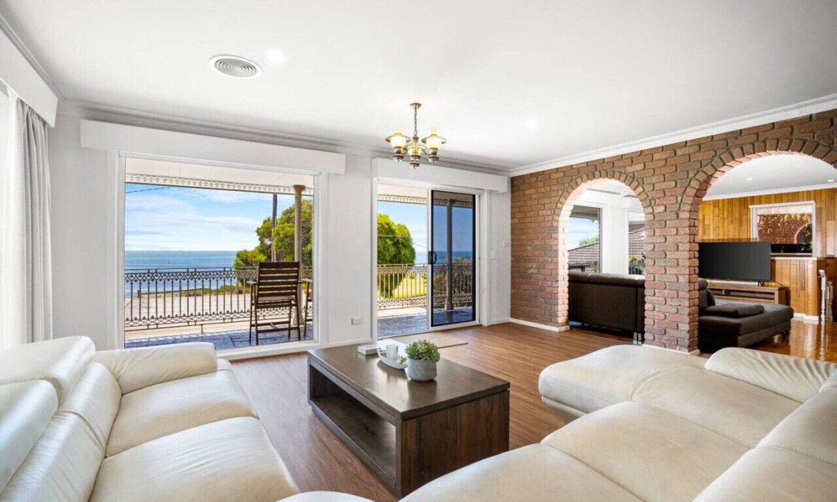 Clifton Springs House | Spectacular ocean view w/woodfire oven and BBQ