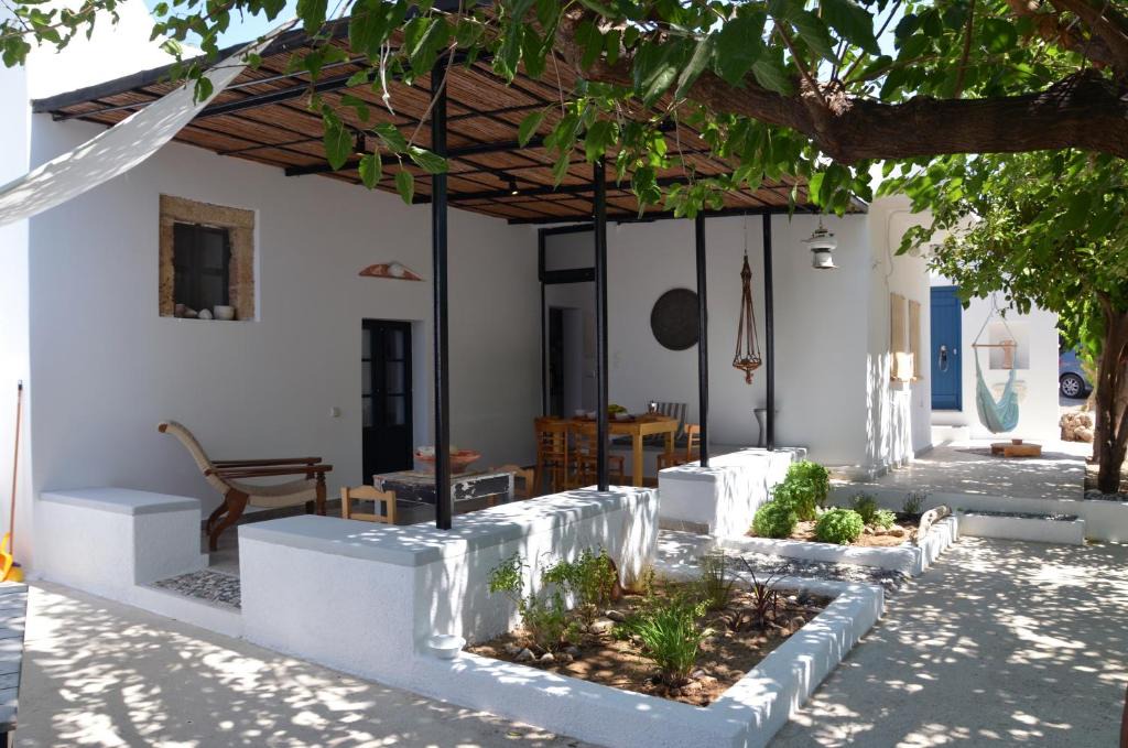 Pefkos House | Spitaki - House with Garden by the Beach - Pefki