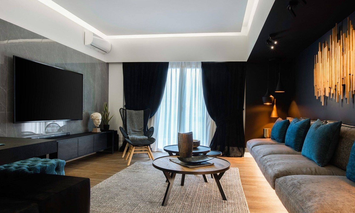 Makrigianni Villa | Splendid Athens Apartment | 4 Bedrooms | Apartment Emperor | Balcony