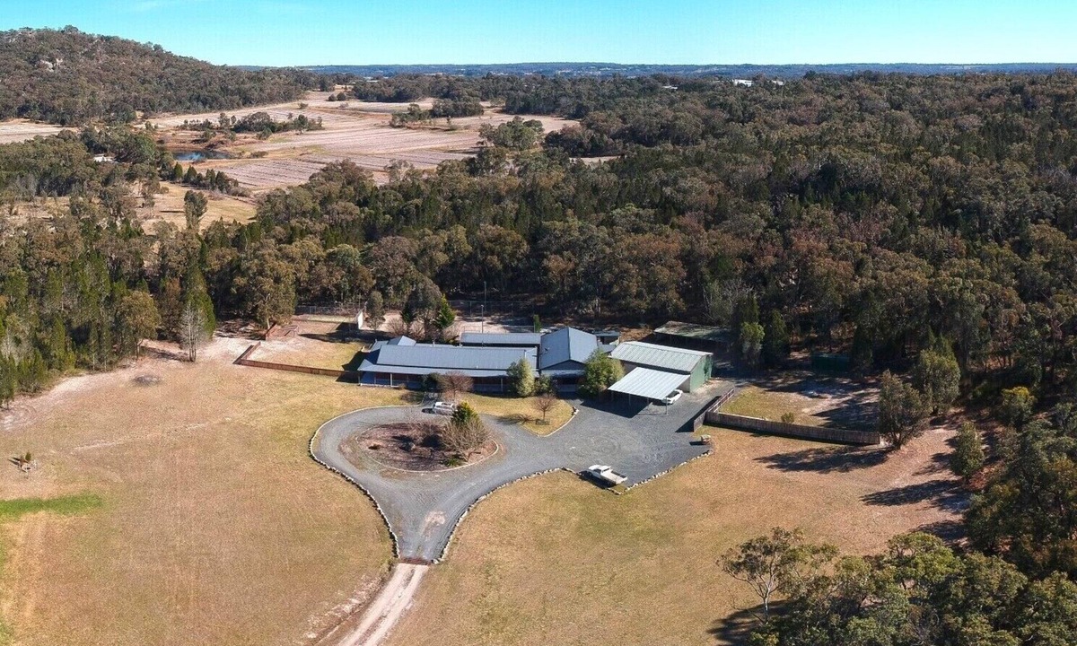 Dalcouth House | Stanthorpe Country Resort, 6 bedrooms for 12 guests