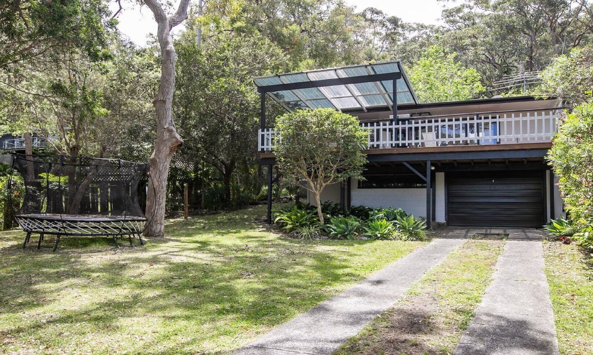 Pearl Beach House | Stay 7, pay 5 these school holidays-w/Trampoline