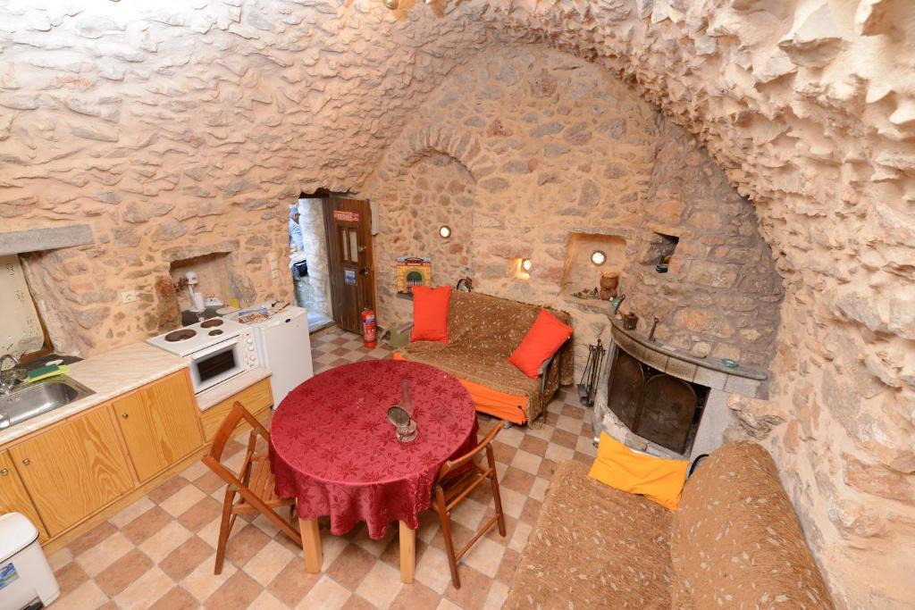 Avgonima House | Stoneapartments, Γ ΚΩΣΤΑΛΟΣ ΚΑΙ ΣΙΑ ΟΕ