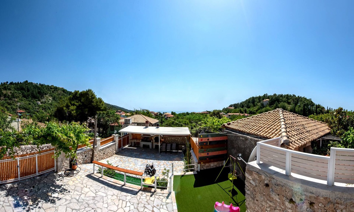 Kalamitsi House | Stoned Traditional House just 3km from amazing beaches