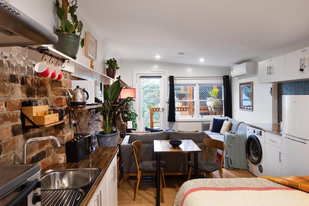 Hepburn Springs Apartment | Studio 6
