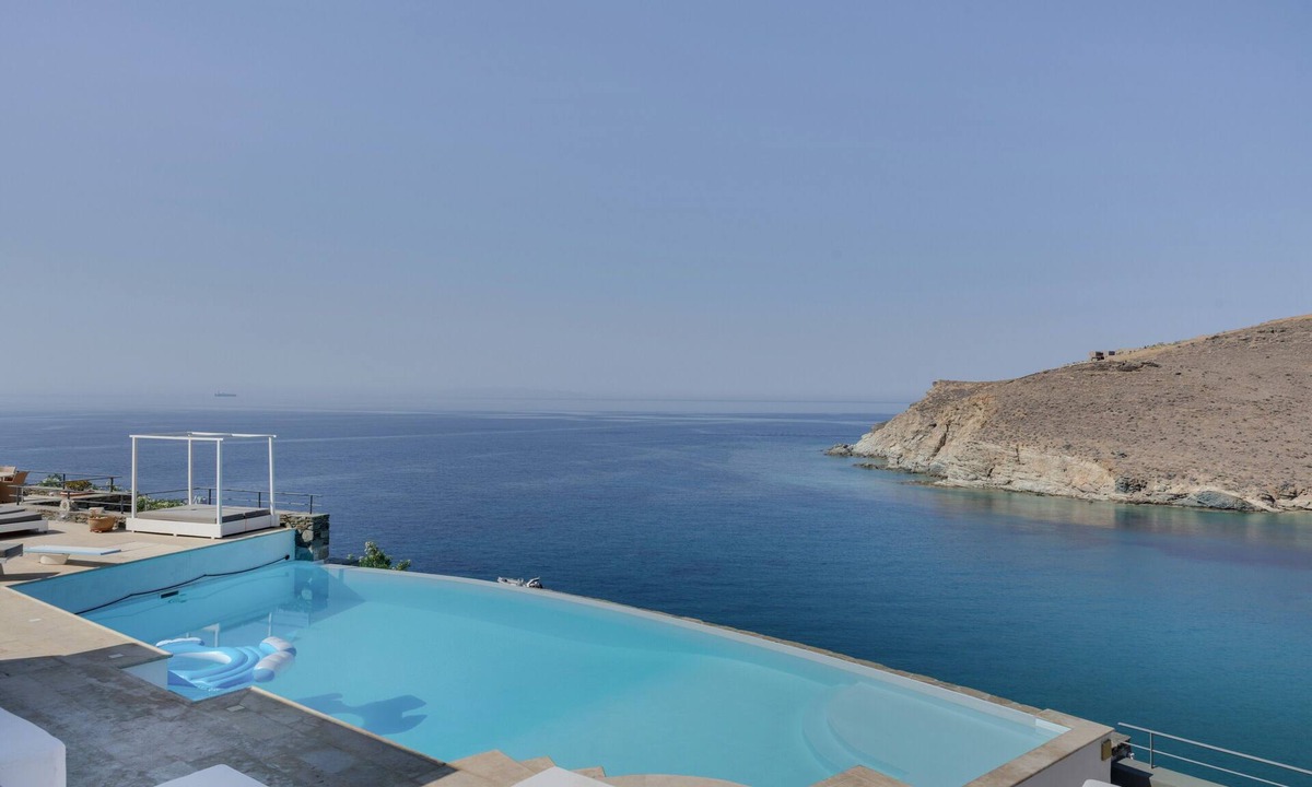 Syros House | Studio Apartment "Blueros - Grey Suite" with Sea View, Private Pool & Wi-Fi