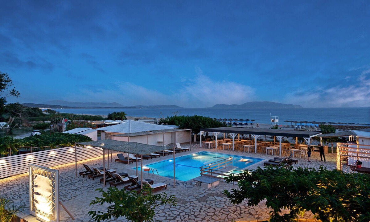 Pidima Kyras Apartment | Studio Apartment 'Iguana 8' with Sea View, Wi-Fi and Air Conditioning